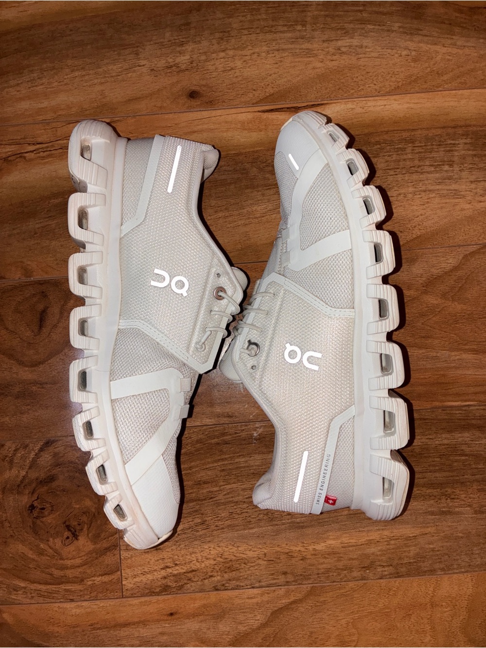 On Cloud 6 Women’s Athletic Running Sneaker Shoes, white - size 9.5 - Picture 9 of 10